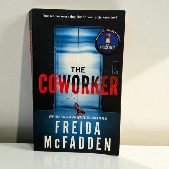 📖 The Coworker by Freida McFadden (Paperback) - Picture 1 of 5